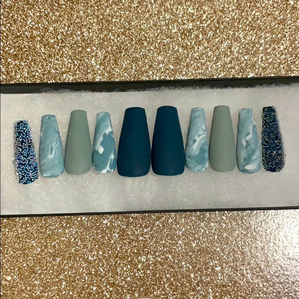 Press on custum nails